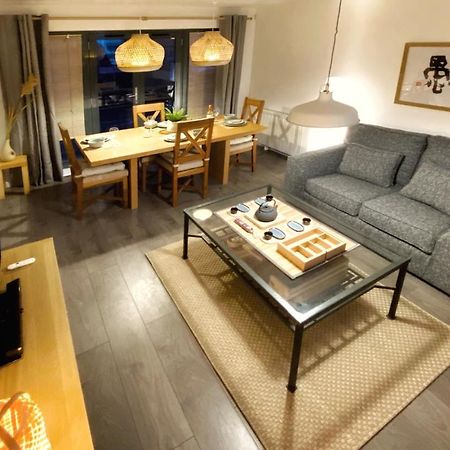 Japanese Style Muji Two-Bedroom Apt Swansea Exterior photo
